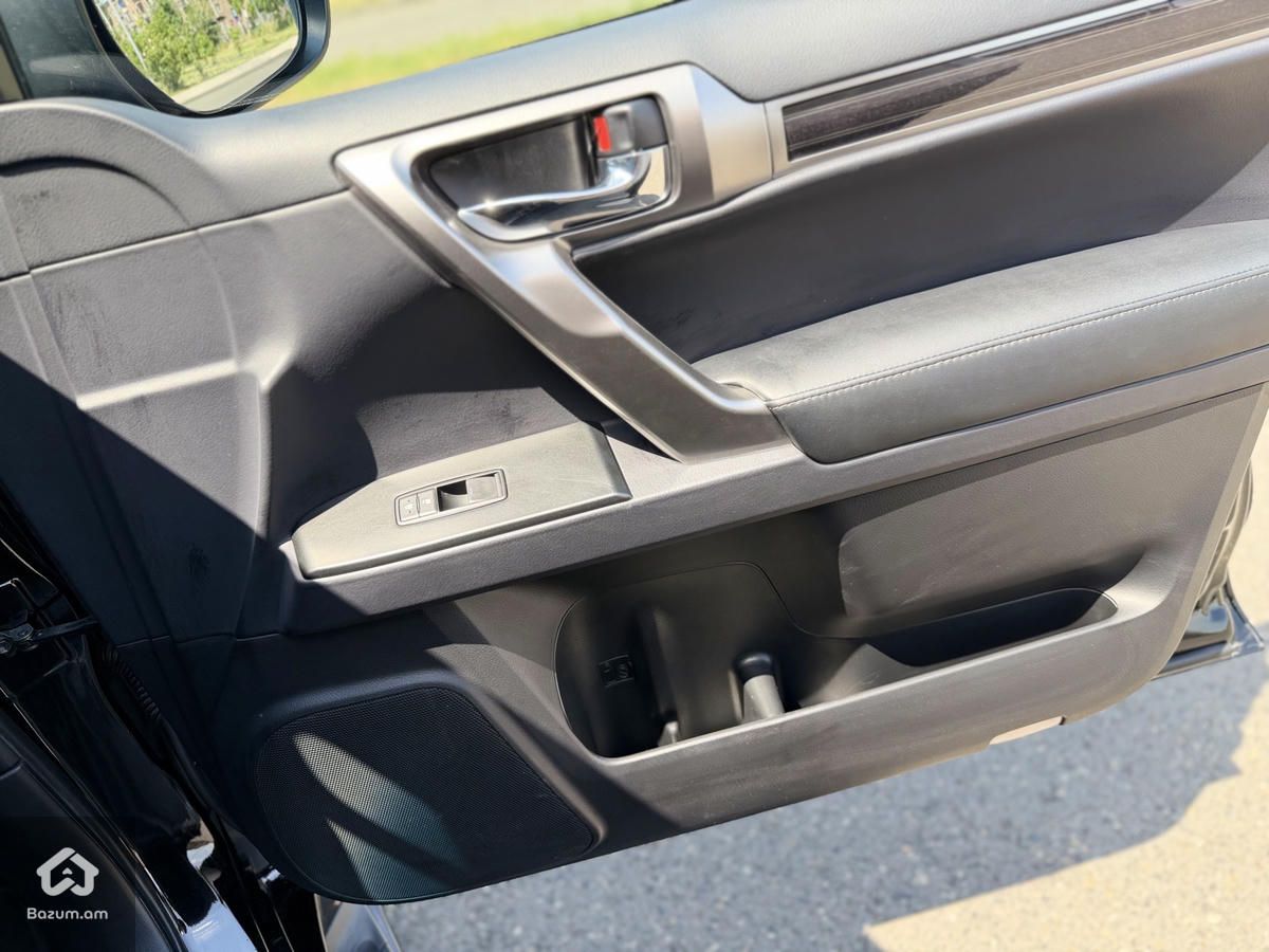 Lexus GX460 - image 7