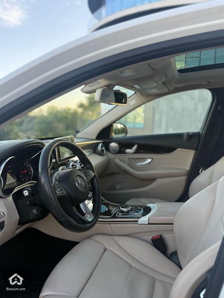 Mercedes Benz C300 - image 4