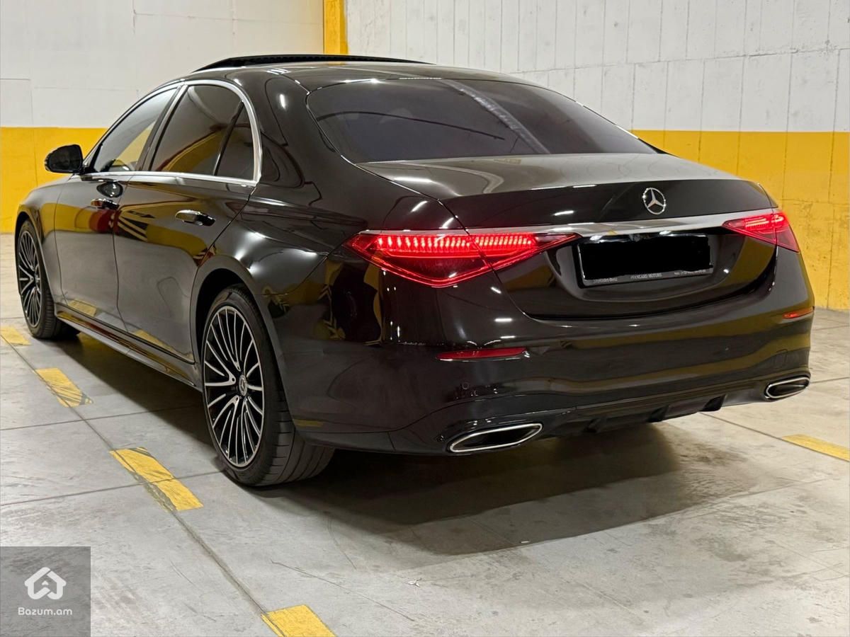Mercedes - image 7