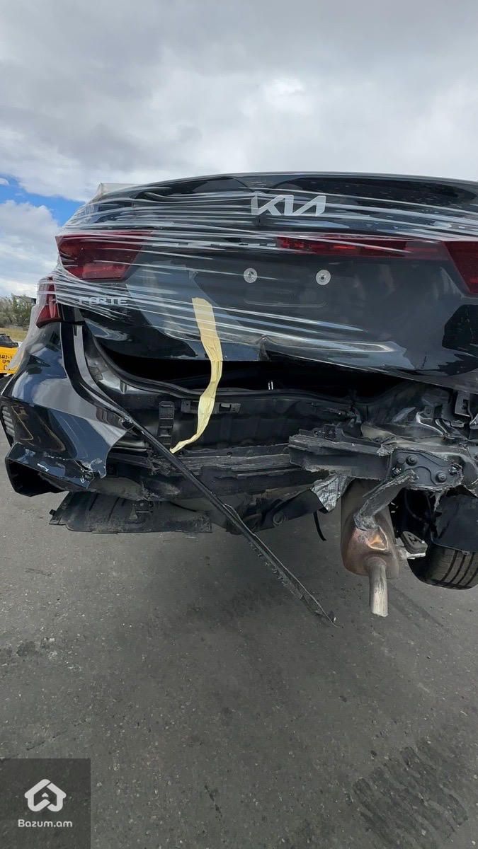 Kia Forte LXS - image 14