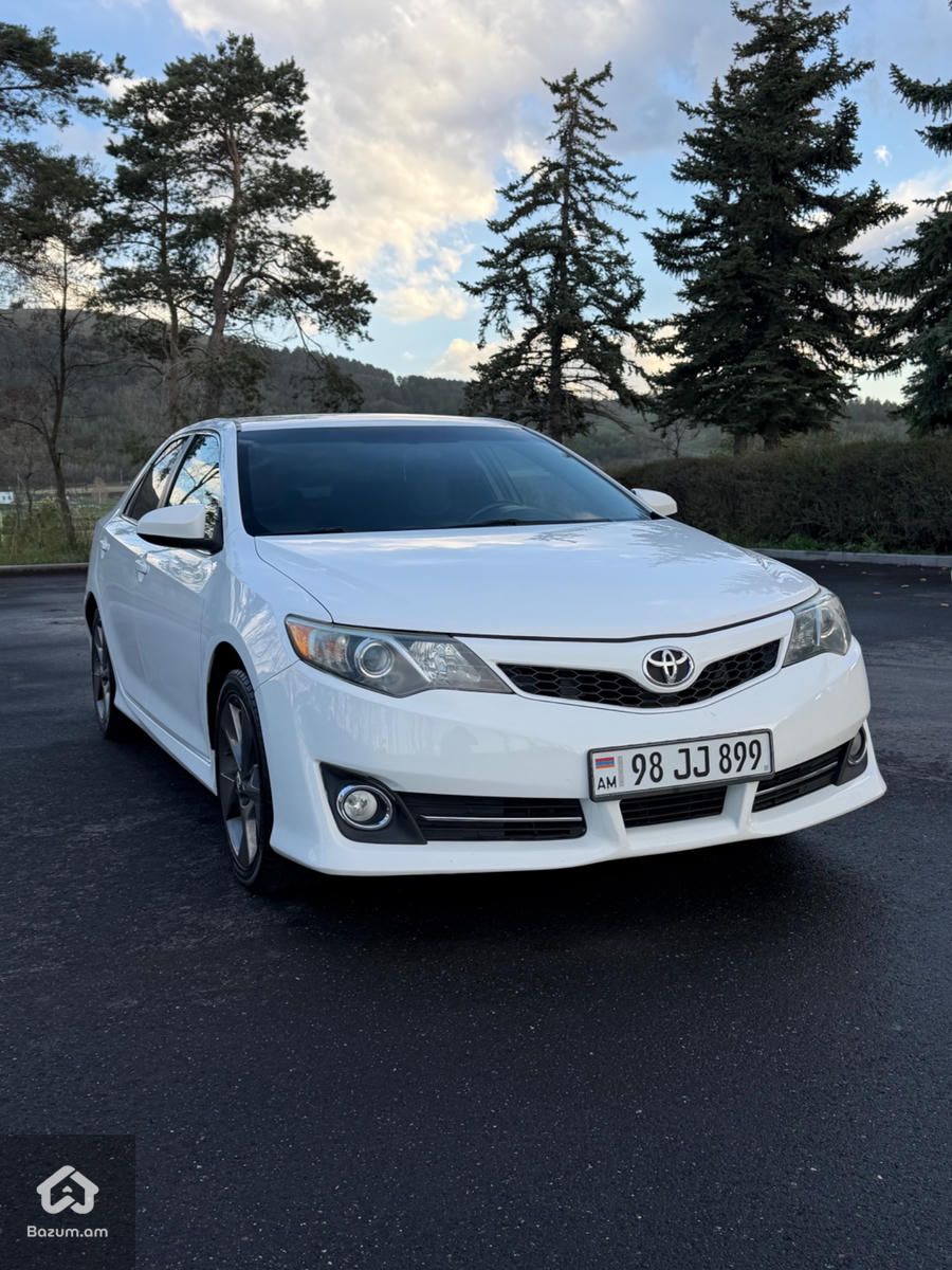 Toyota camry se - image 3