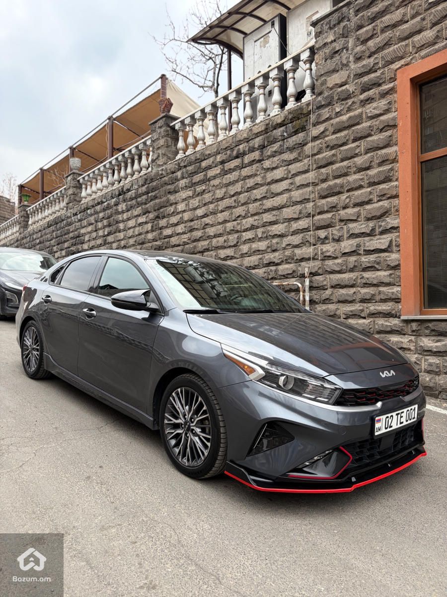 Kia Forte GT-Line - image 1