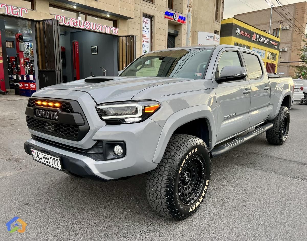 Toyota - image 3