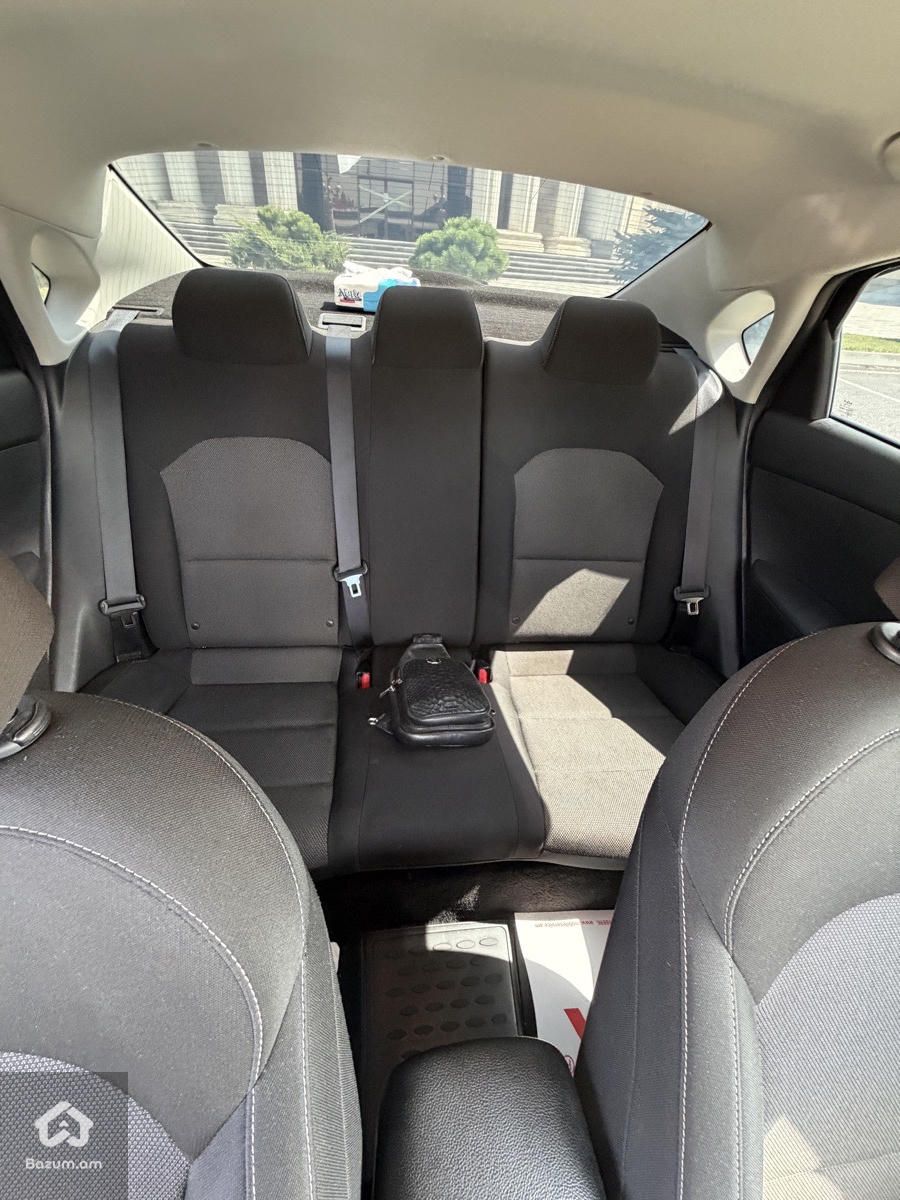 Kia Forte 2023 - image 9