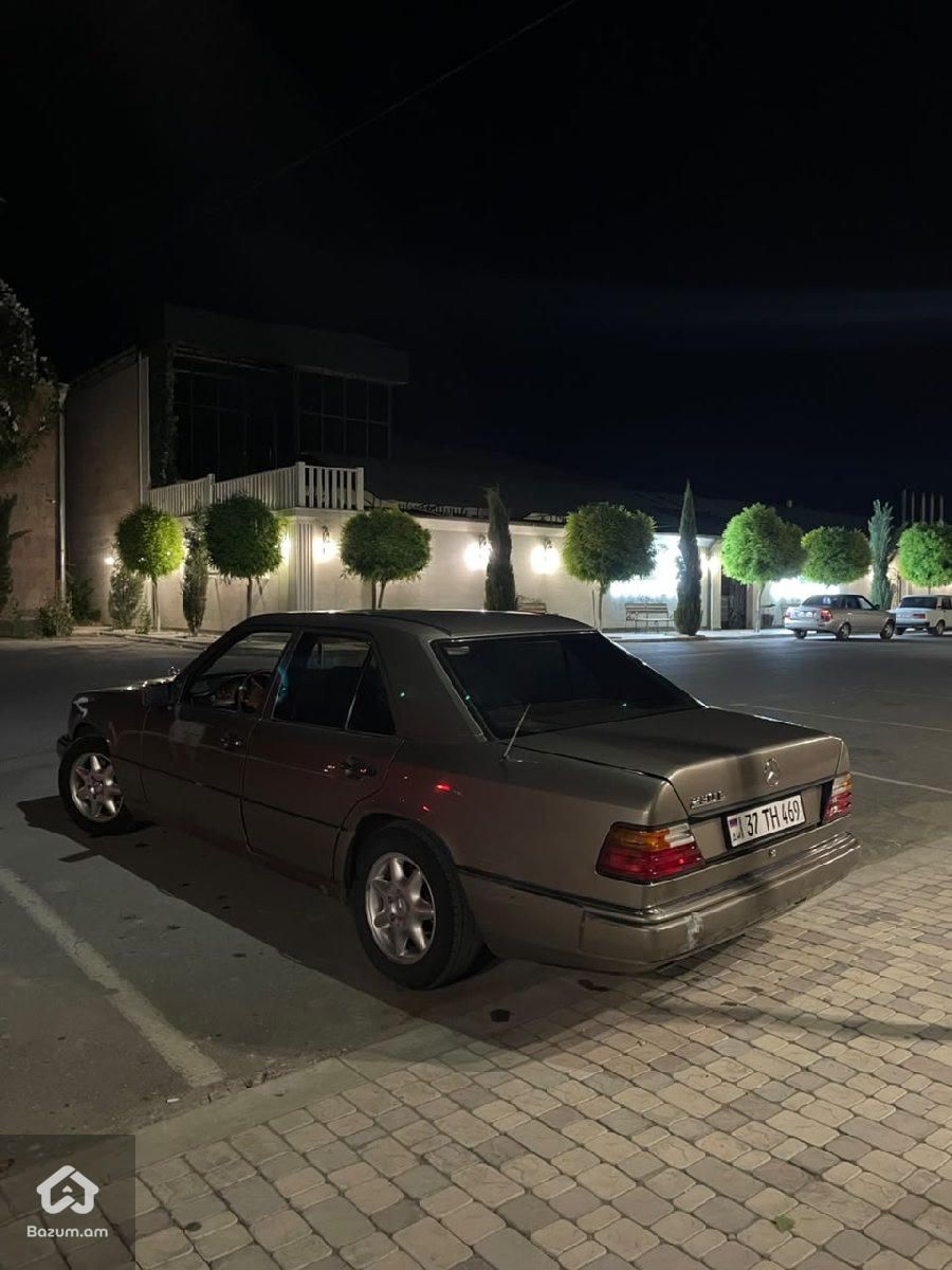 Mercedes-Benz 230 1992 - image 3