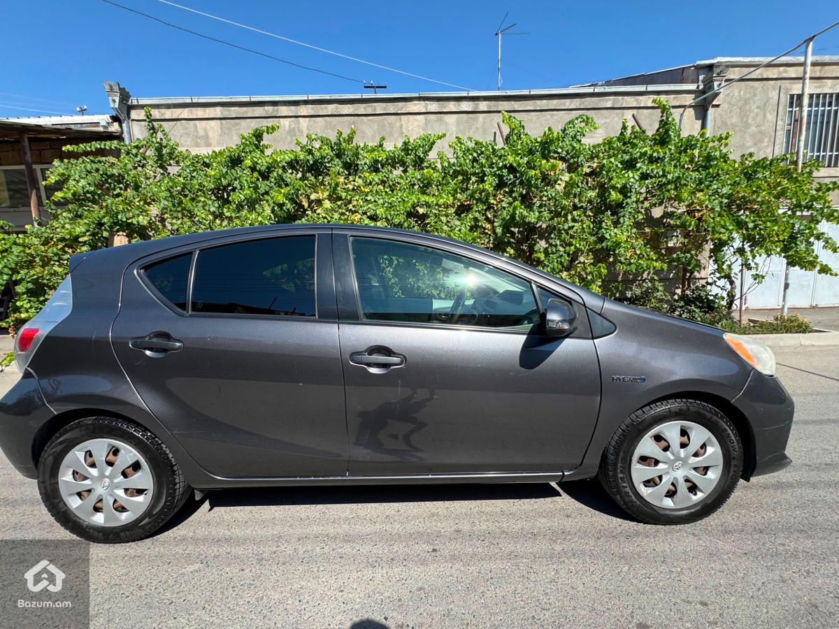 Toyota Prius 2013 - image 5