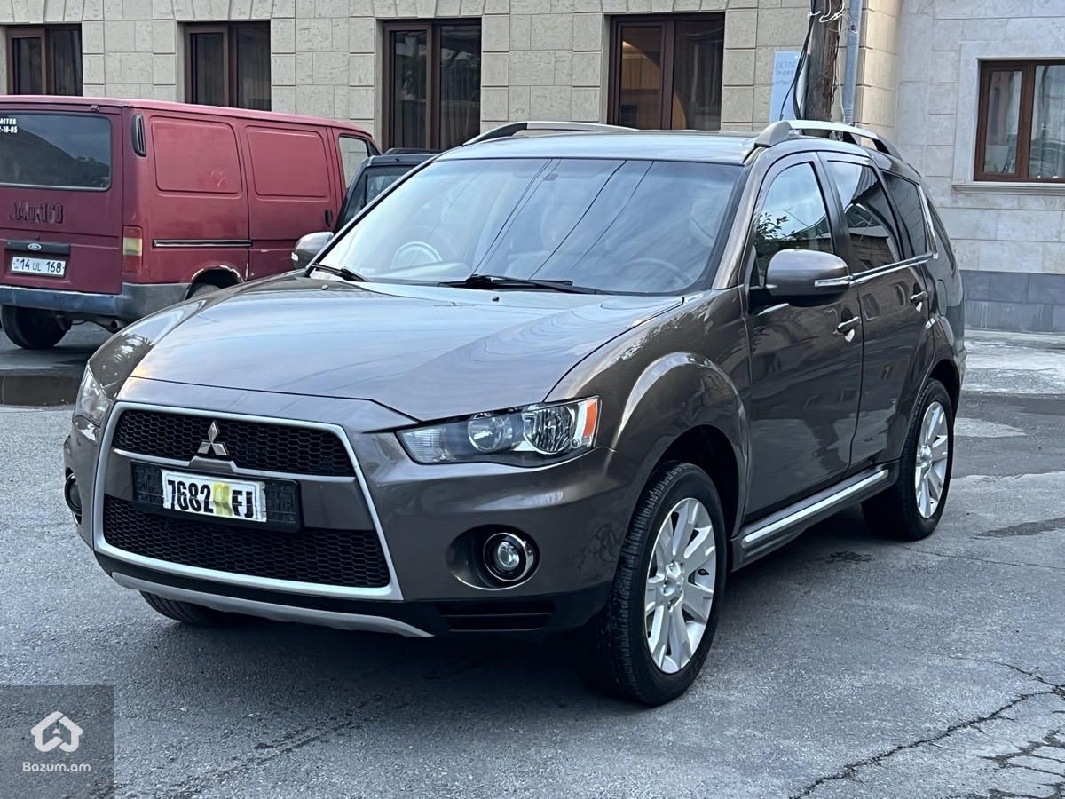 Mitsubishi Outlander 2012 - image 3