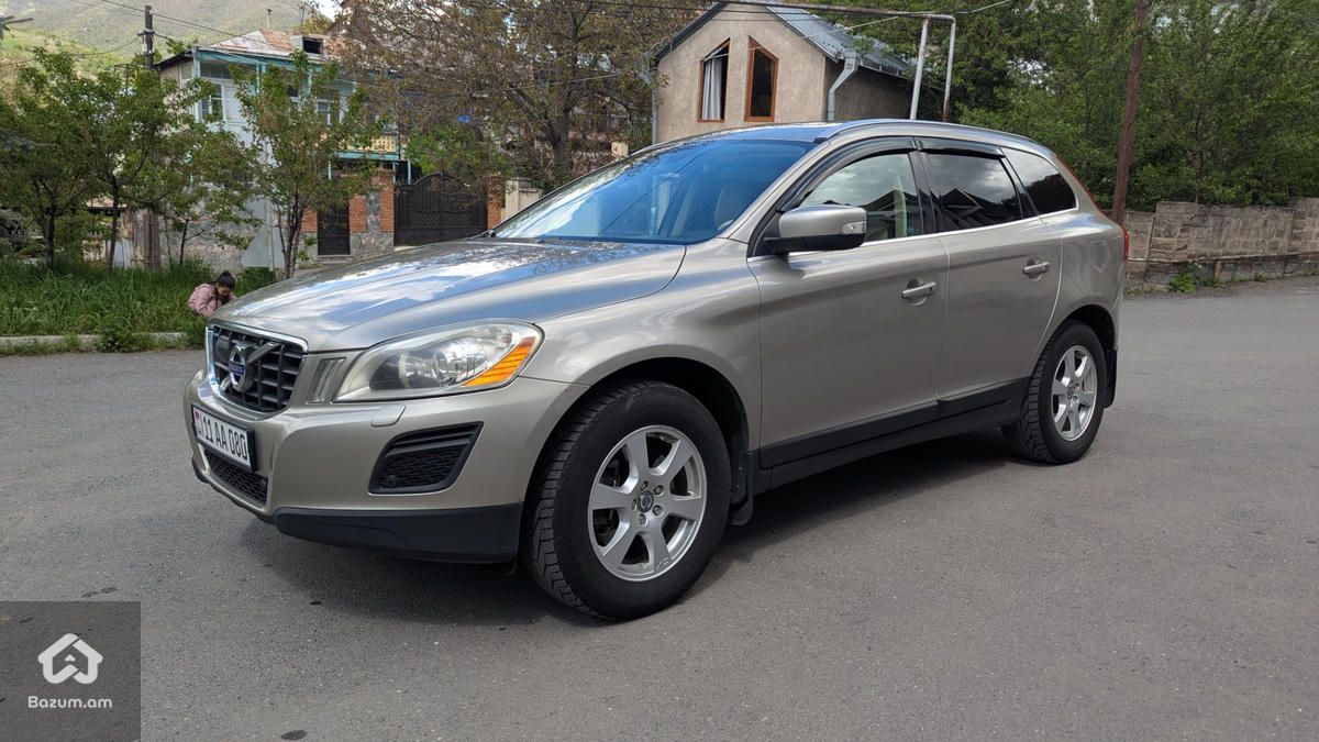 Volvo XC60  - image 1
