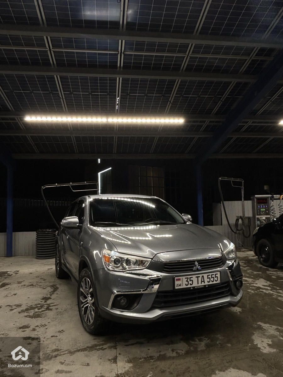 Mitshubishi outlander sport - image 1