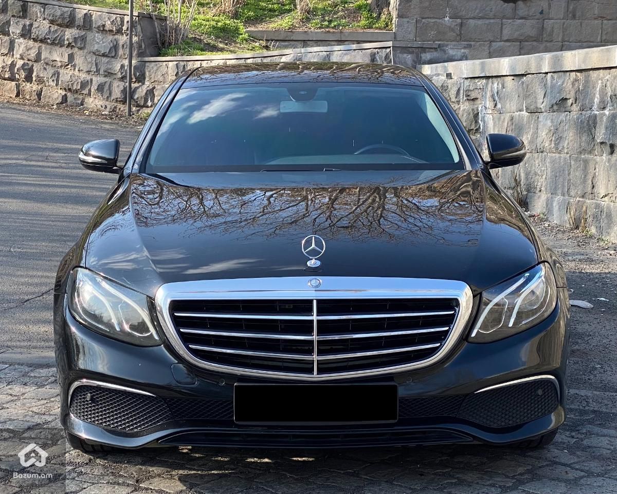 Mercedes E200 - image 4
