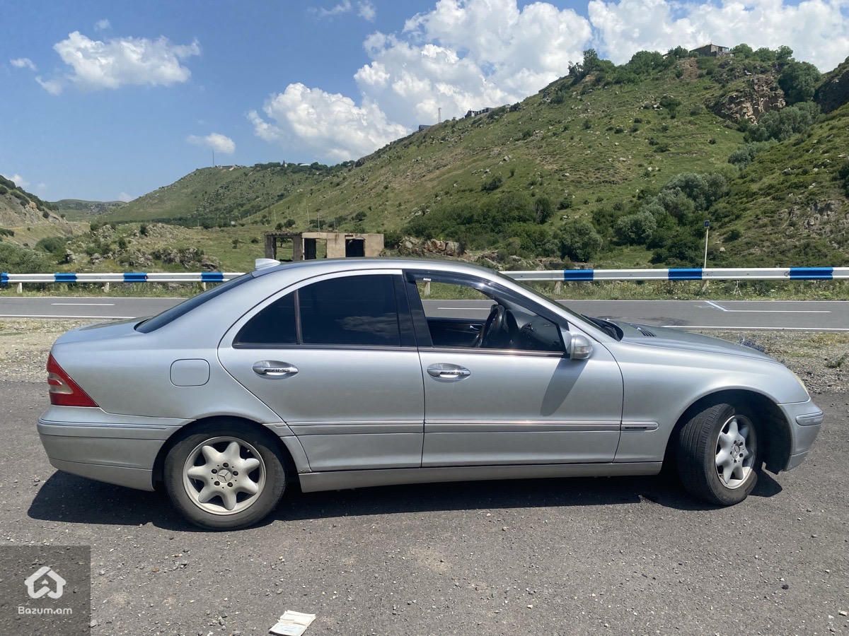 Mercedes-Benz W203 - image 4