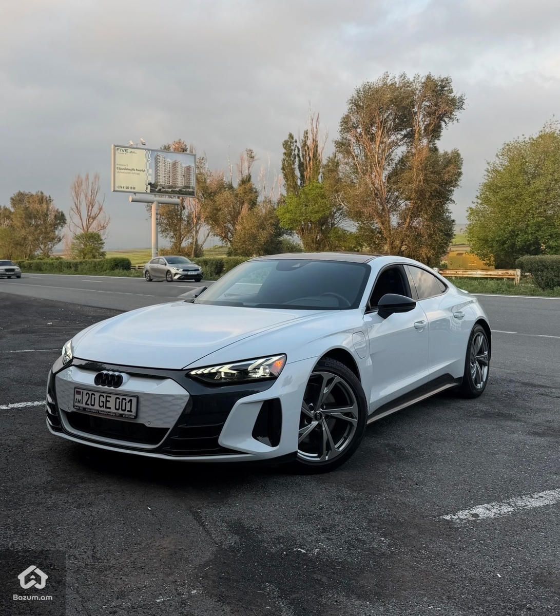 Audi E-tron GT - image 1
