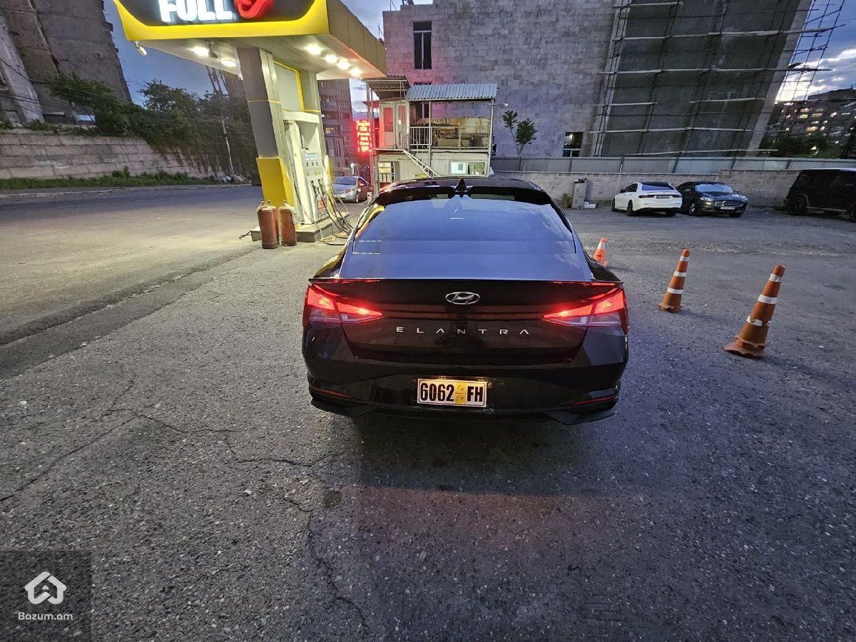 Hyundai Elantra 2023 - image 4