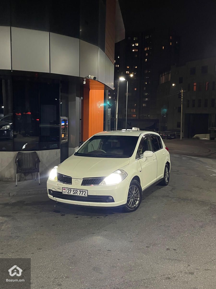 Nissan Tiida - image 1