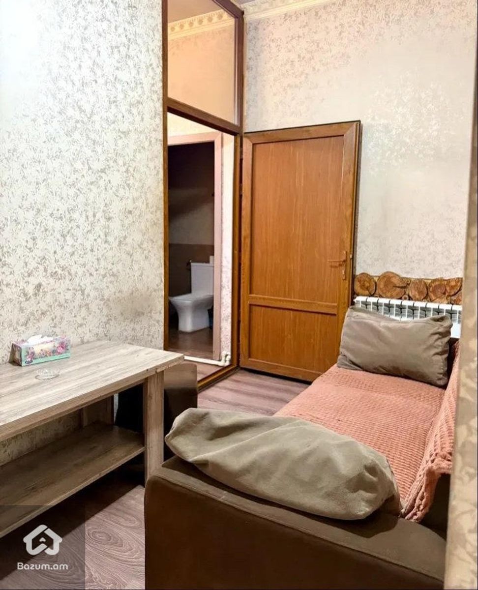 Saturn Garden Hotel - image 9