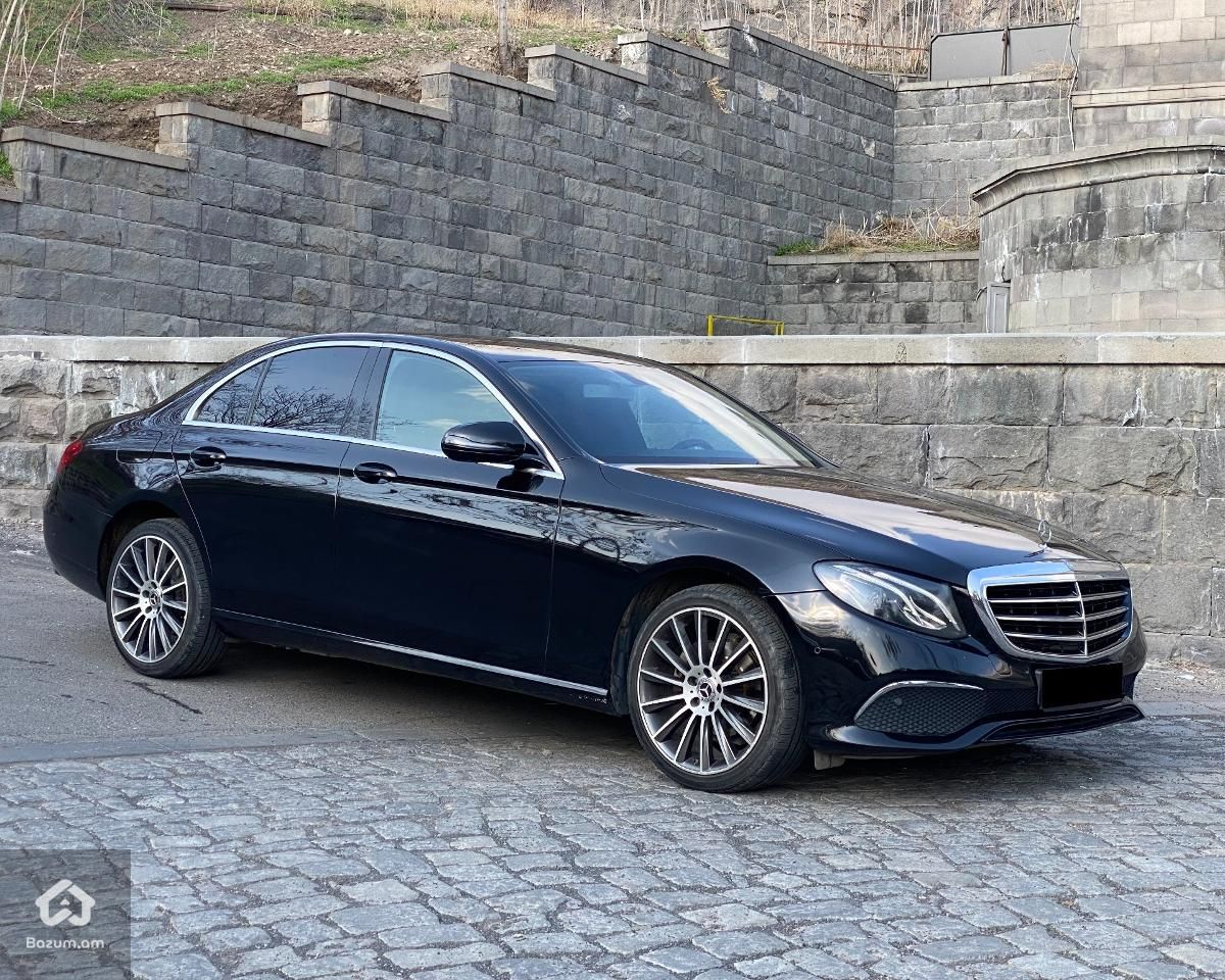 Mercedes E200 - image 2