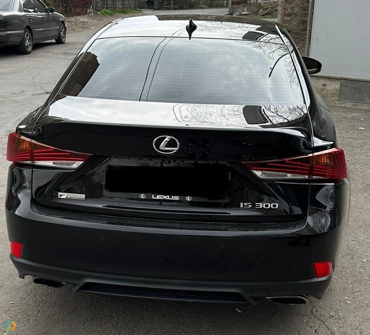 lexus is f-sport  - image 6
