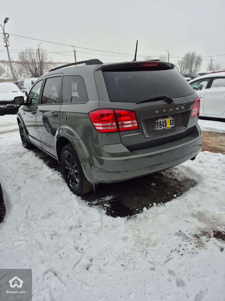 Dodge Journey - image 13