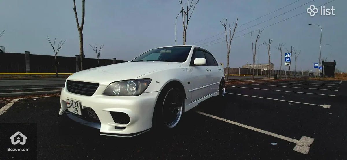 Toyota Altezza - image 1