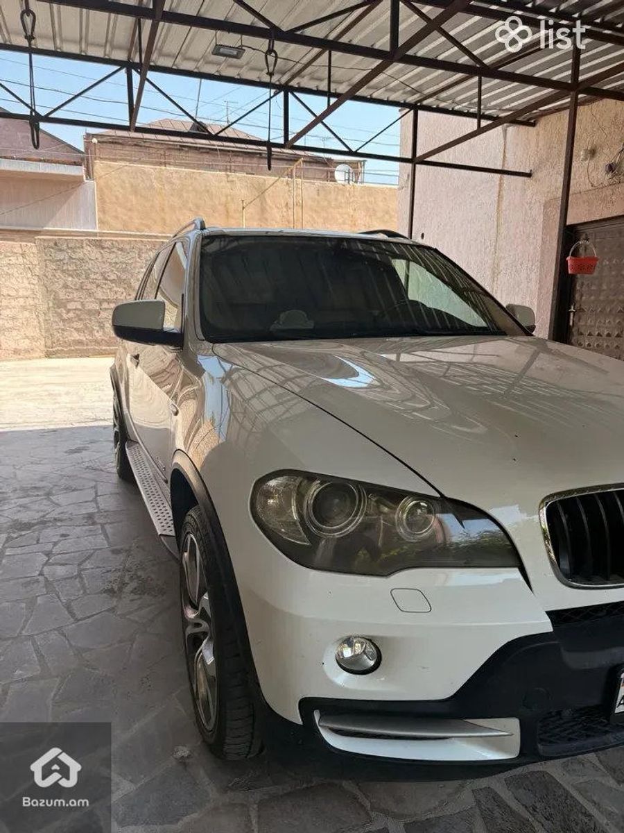 BMW X5 2010 - image 2