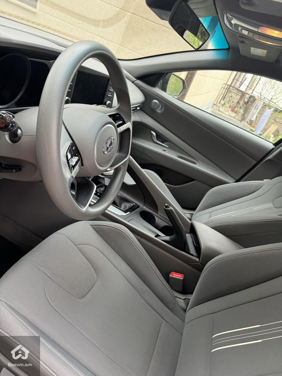 Hyundai Elantra 2023 Sel  - image 6