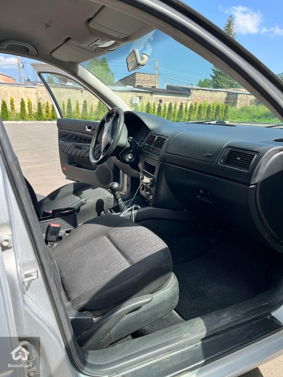 Volkswagen Golf 1.6 SR - image 11