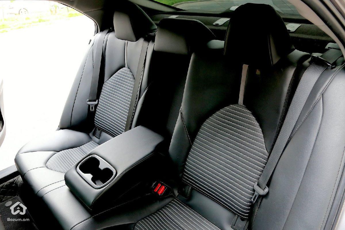 Toyota camry 2021 - image 13