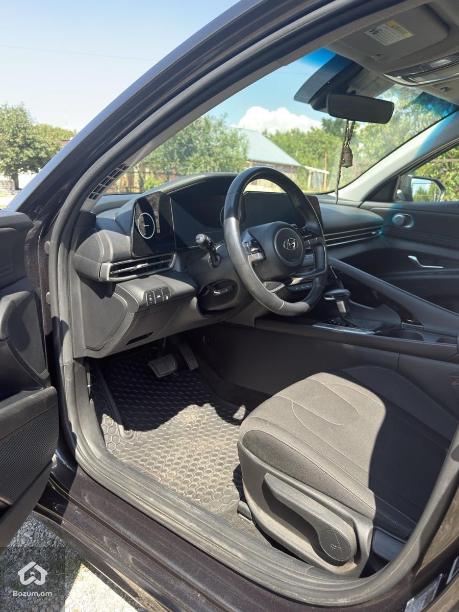 Hyundai Elantra 2023 - image 9