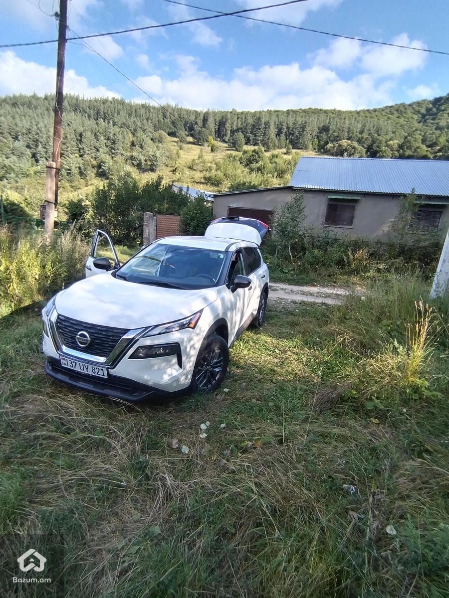 Nissan Rogue 2021 - image 1