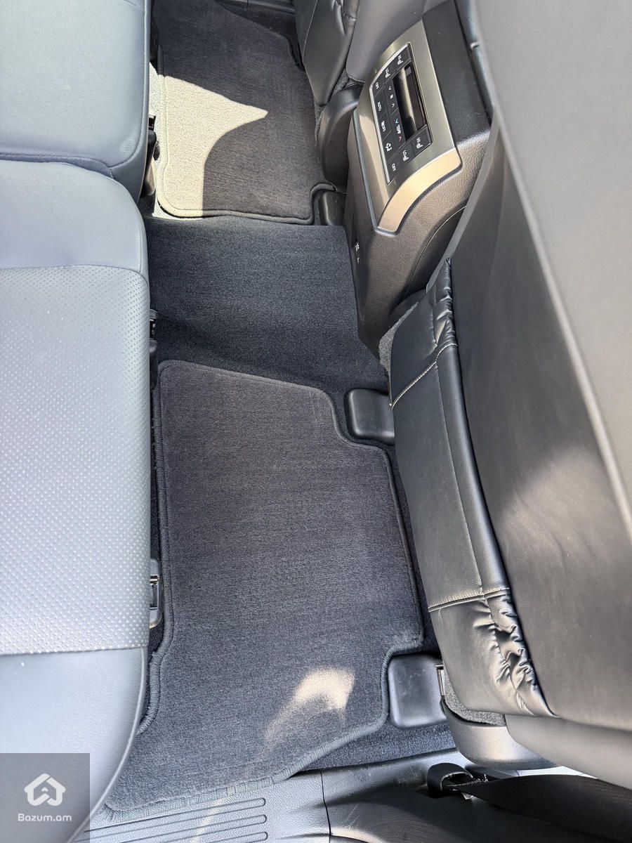 Lexus GX460 - image 11