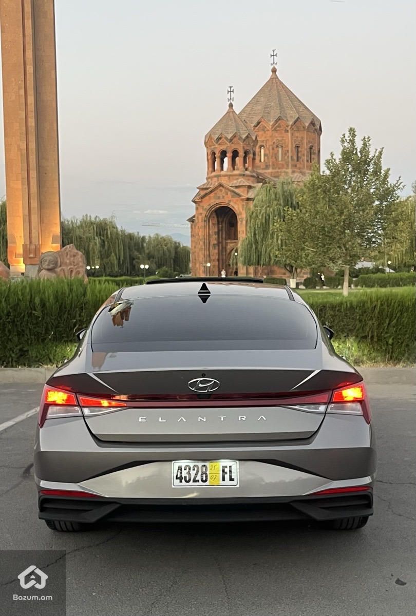 Hyundai Elantra 2023 - image 2