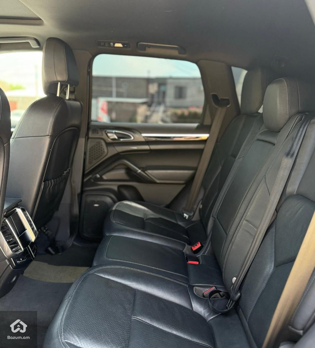 Porshe Cayenne - image 5