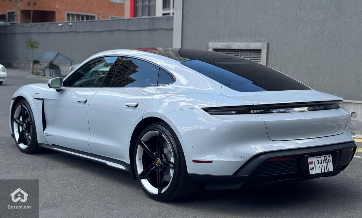 Porsche Taycan - image 5