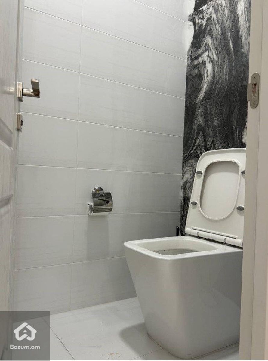 3 սենյականոց բնակարան նորակառույց շենքում Պուշկինի փողոցում - image 14