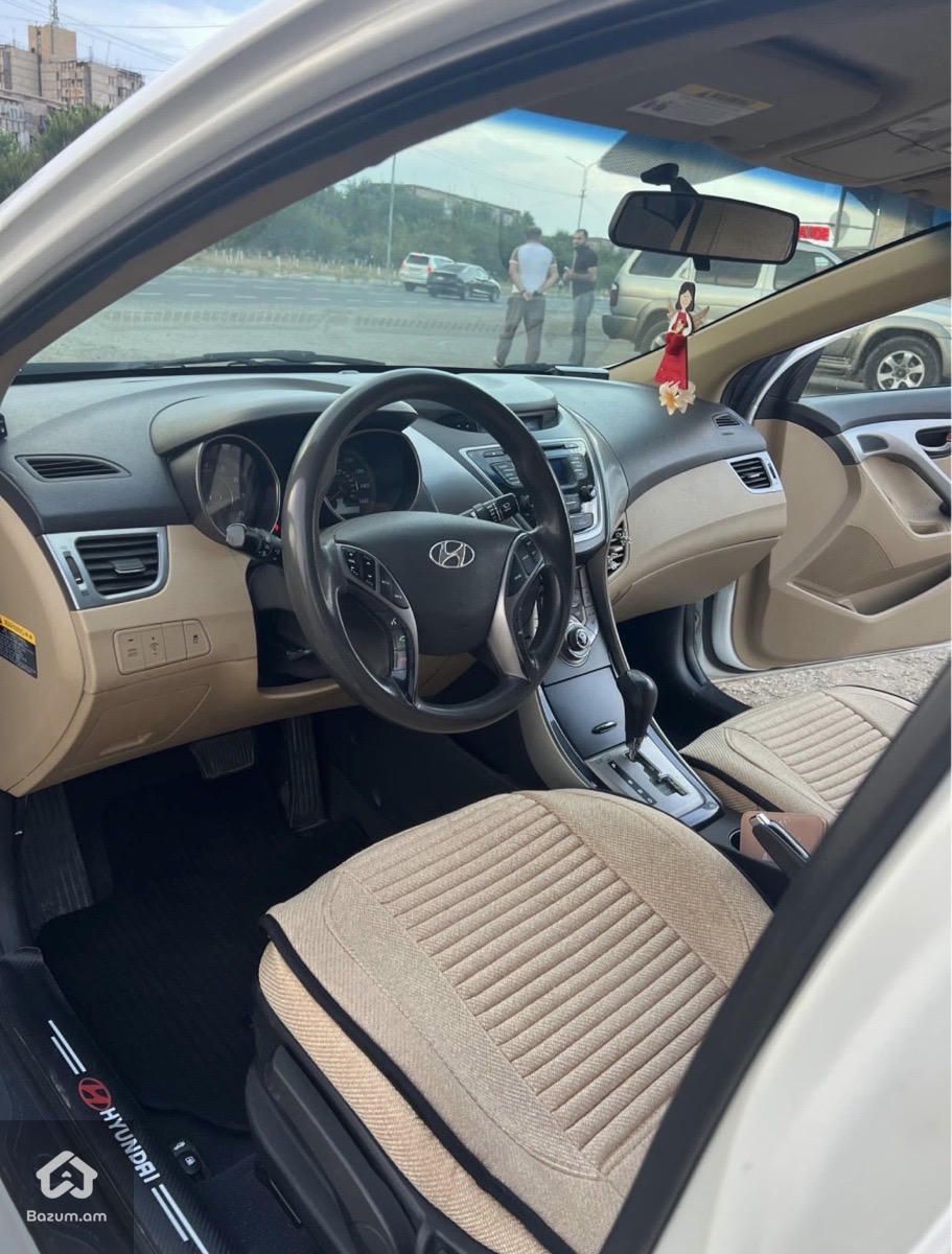 Hyundai Elantra 2013 - image 1