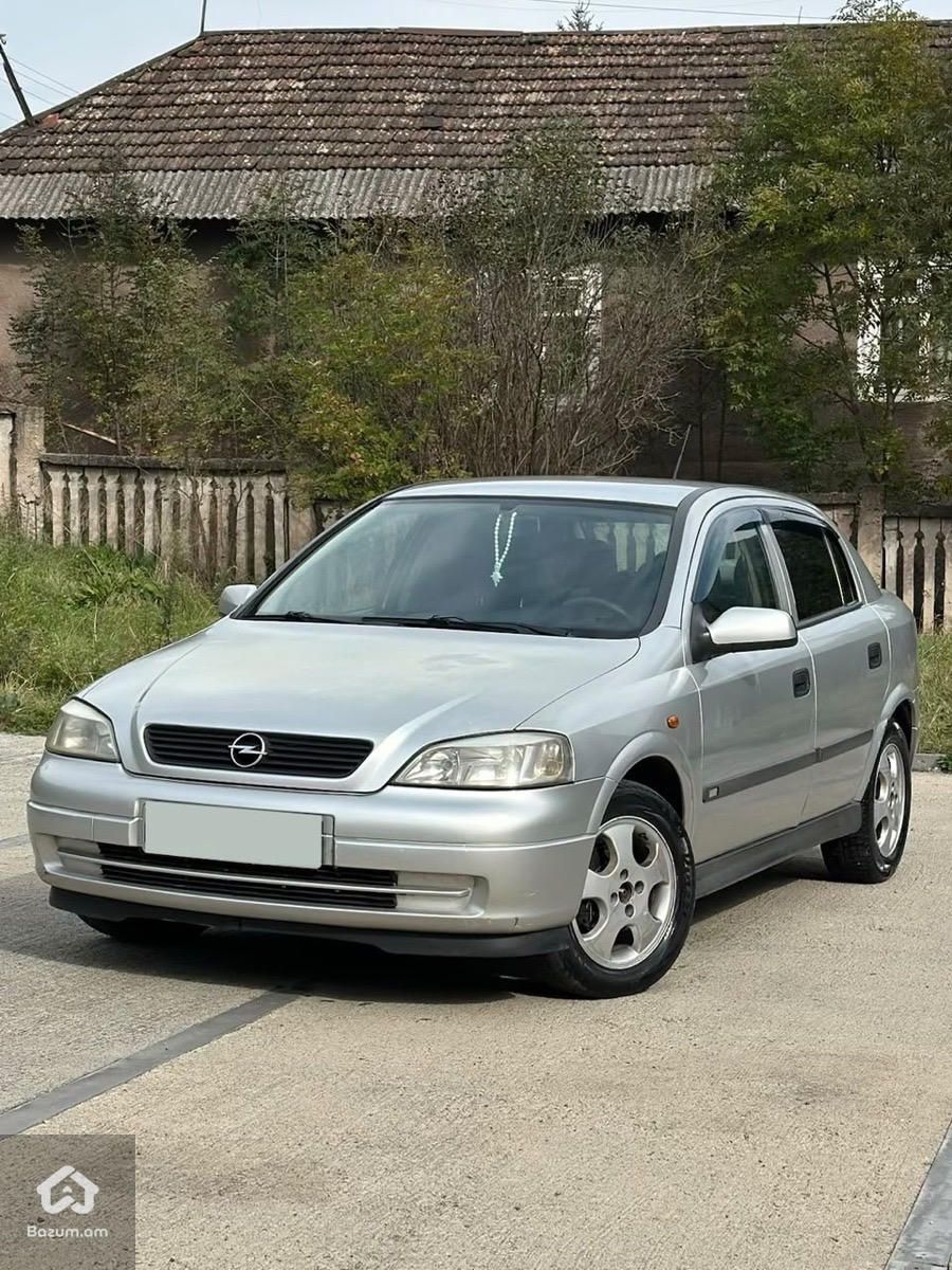 Opel Astra 1998 - image 1