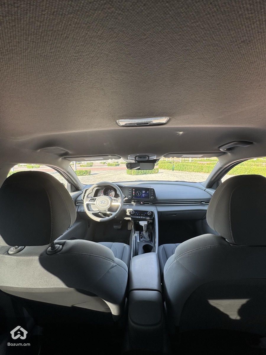 Hyundai Elantra - image 9