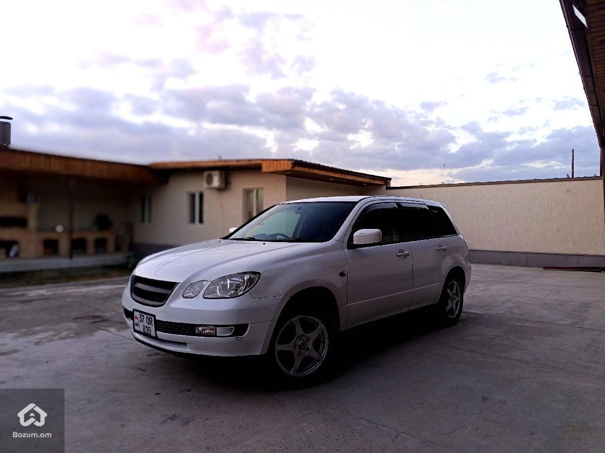 Mitsubishi Airtrek - image 1