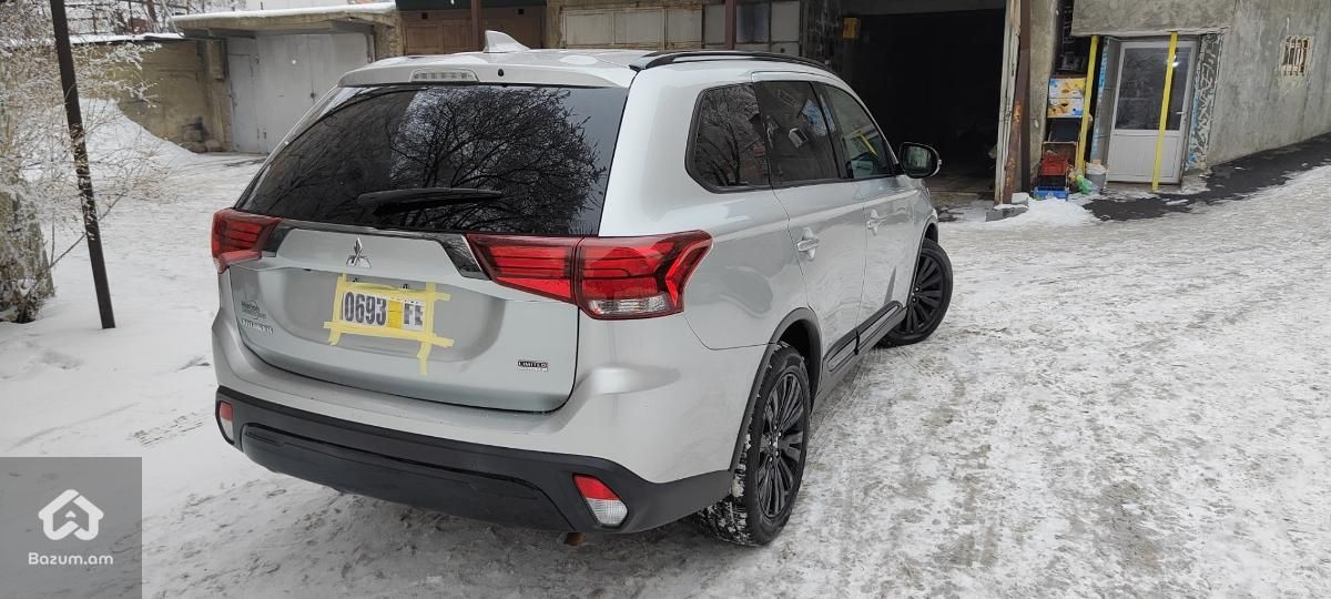Mitsubishi - image 4