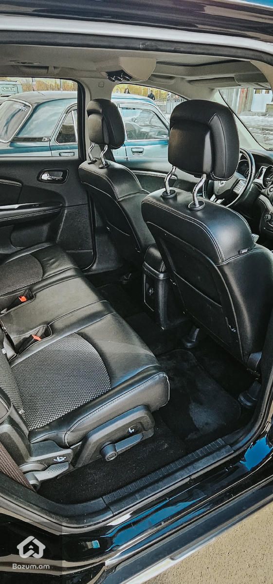 Dodge journey Crossroad - image 10