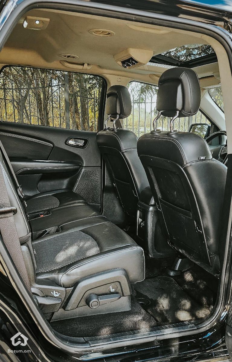 Dodge journey Crossroad - image 7