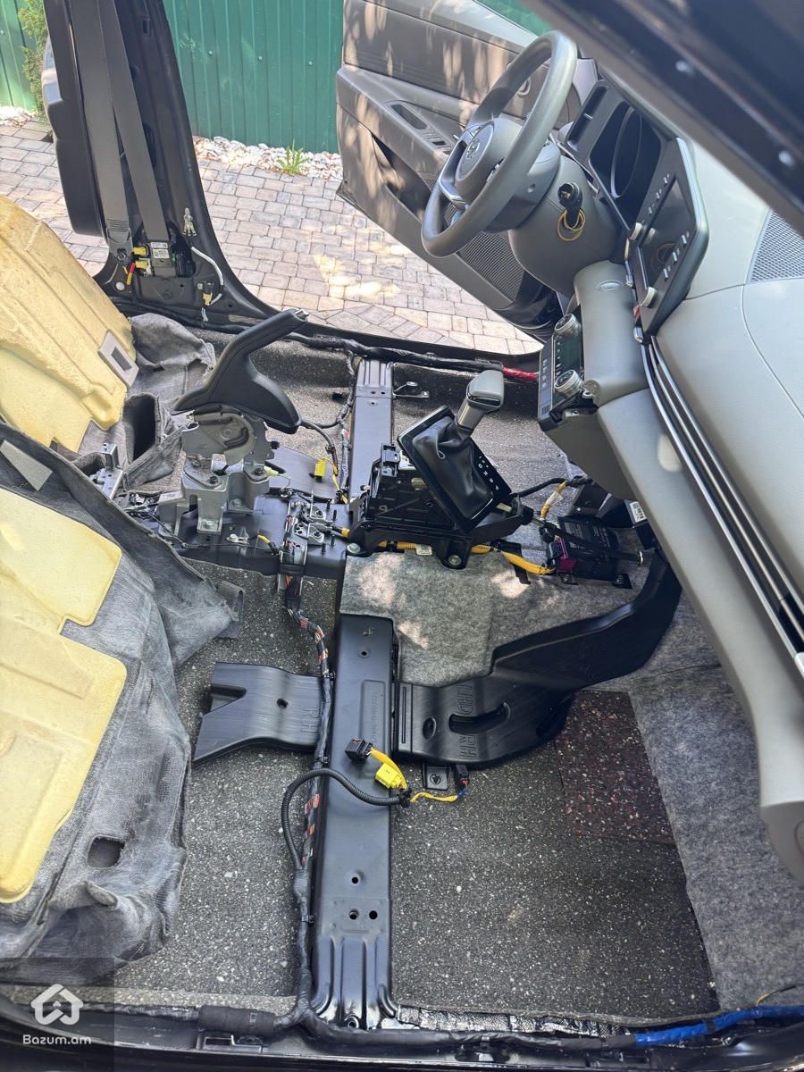 Hyundai Elantra - image 11