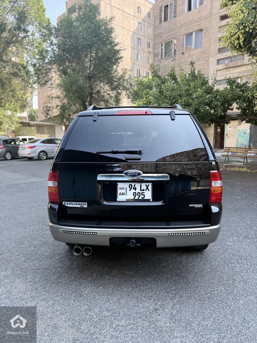 Ford Explorer - image 9