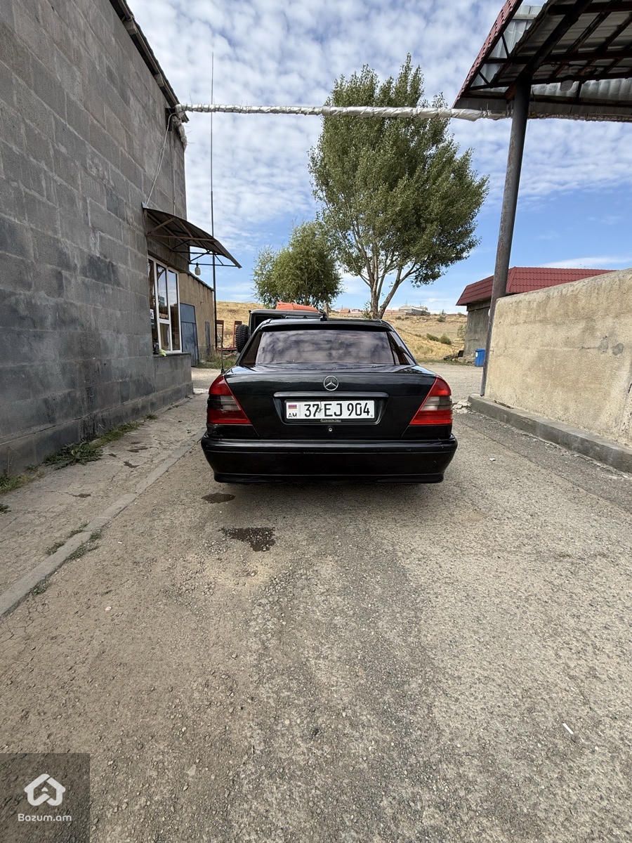 Mercedes-Benz 280 1996 - image 2