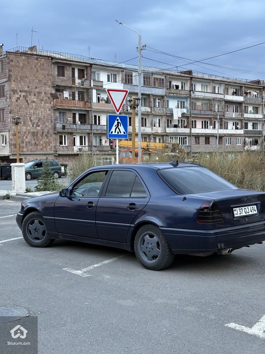 Mercedes-Benz 180 1994 - image 3