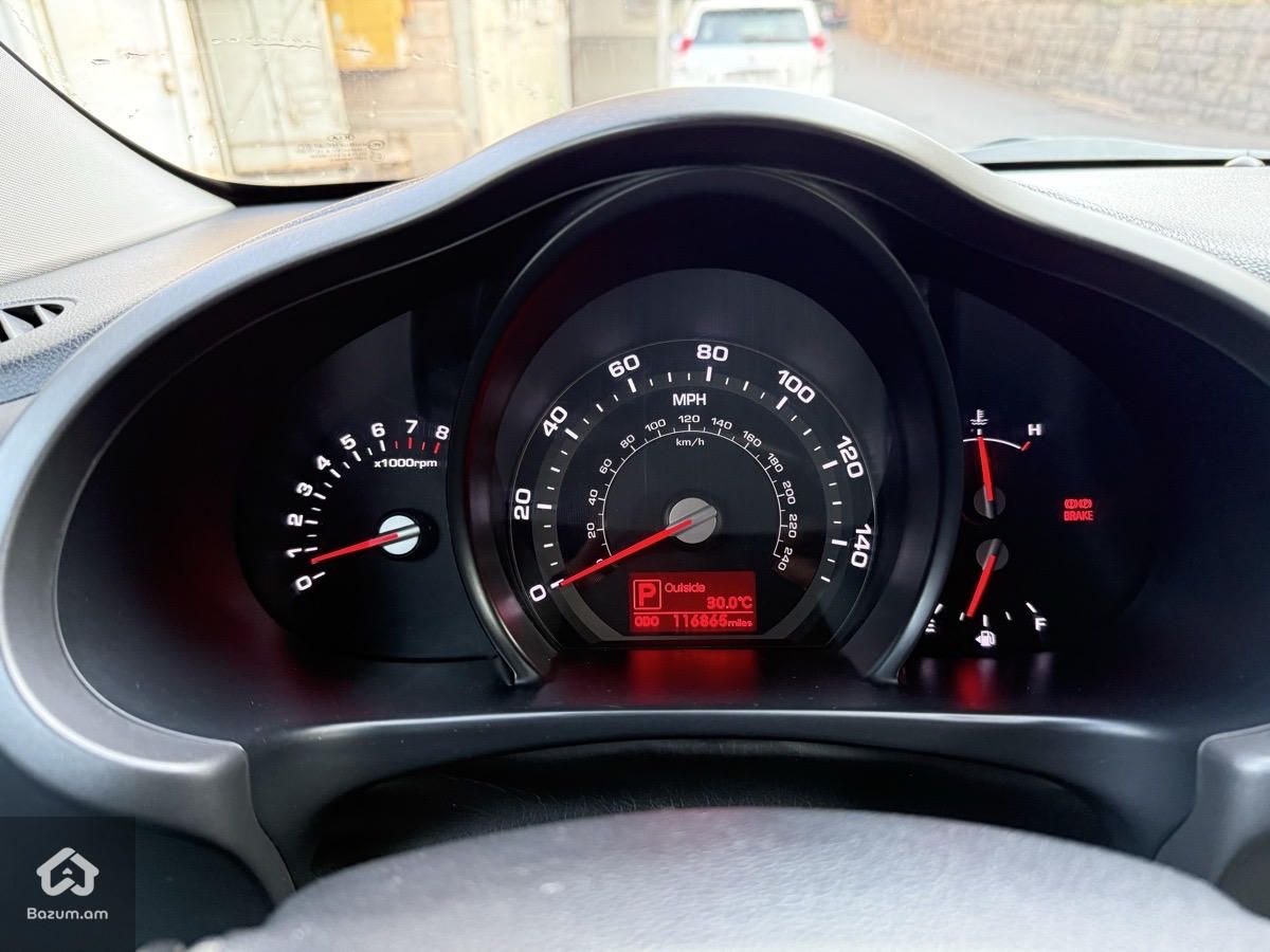 Kia Sportage 2011 - image 11
