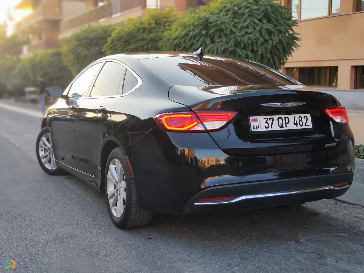 Chrysler 200  - image 3