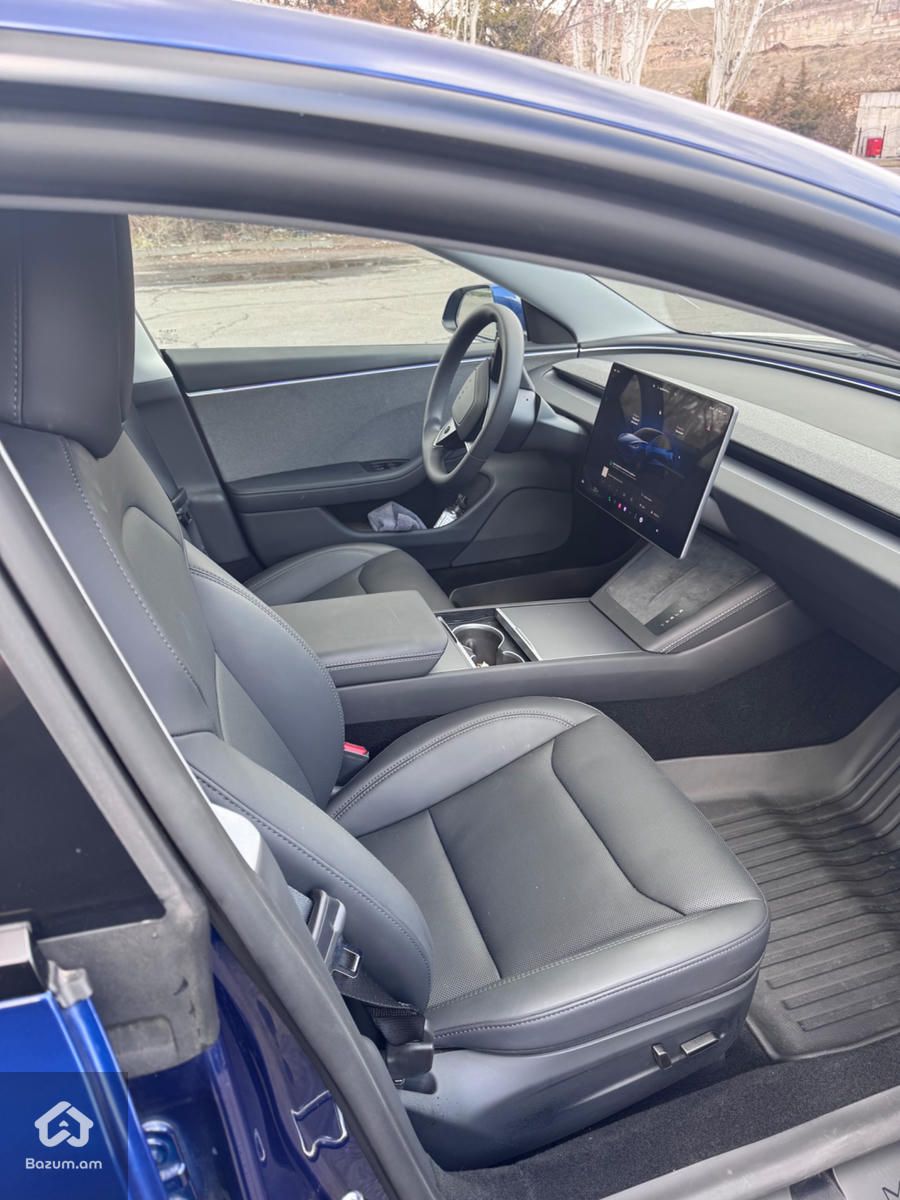 Tesla Model 3 - image 7