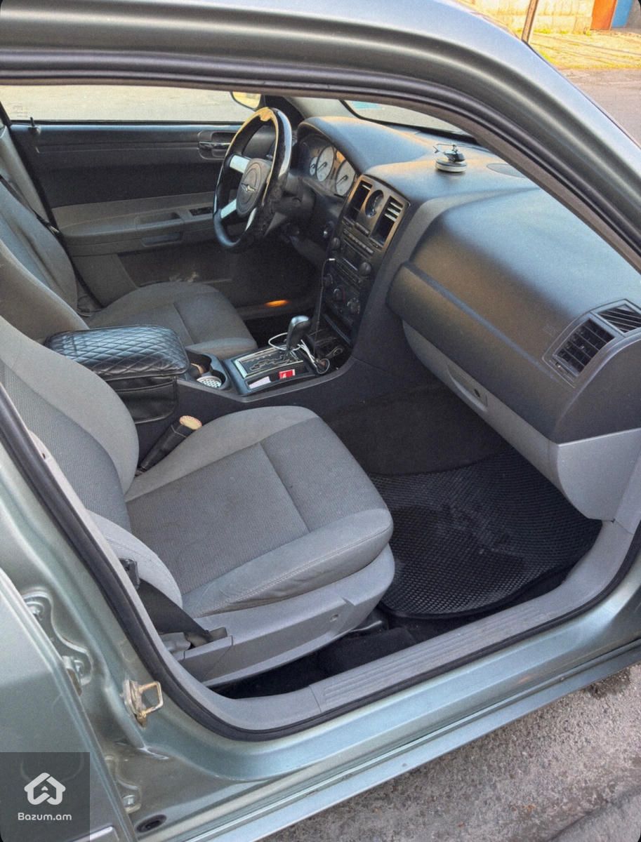 Վաճառվում է Chrysler 300 - image 6