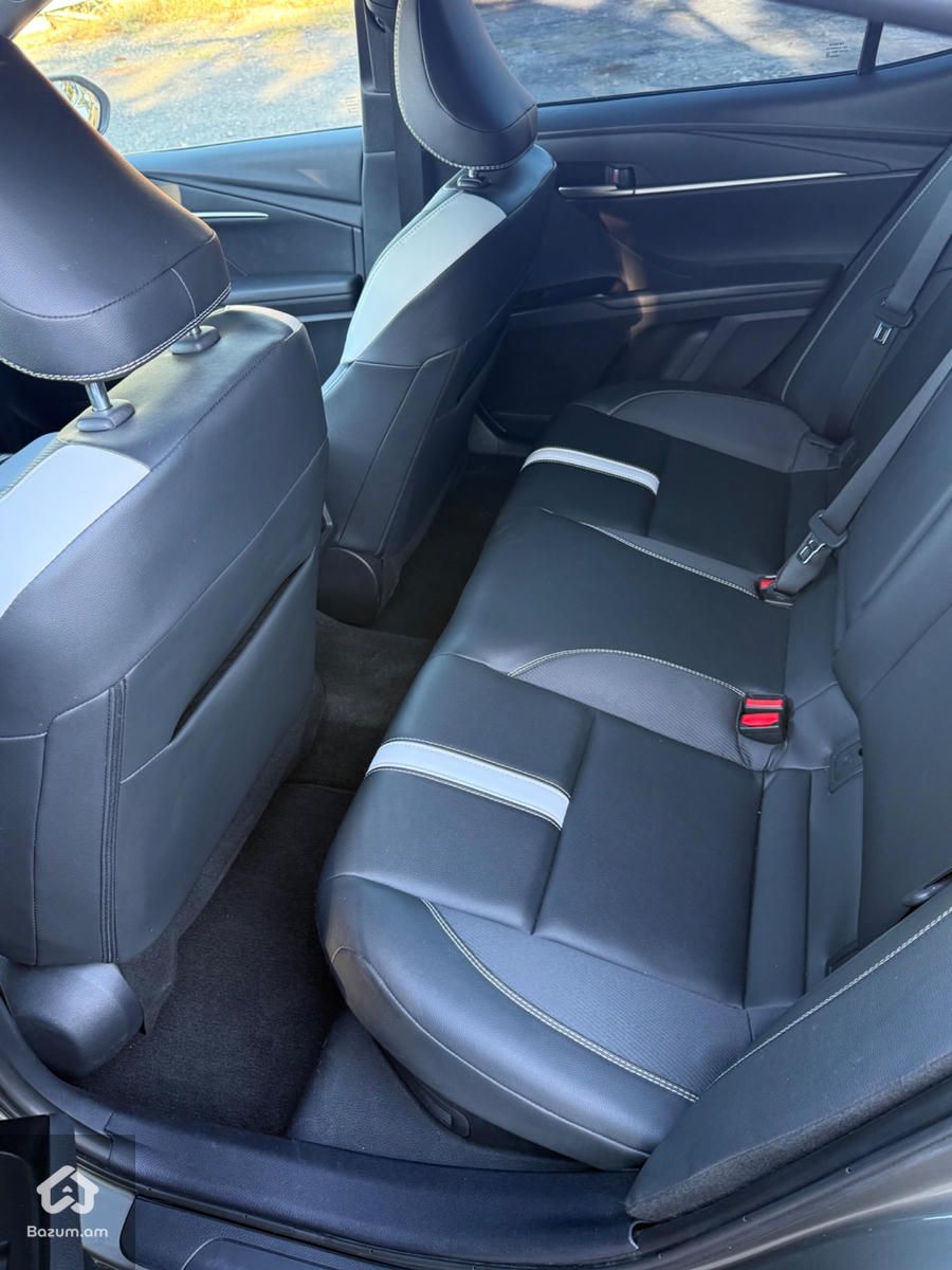 Toyota Camry 2025 - image 10
